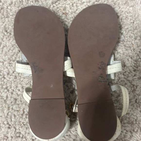 Gently used Tory Burch ivory phoebe flat sandals size 7.5 - Picture 2 of 6